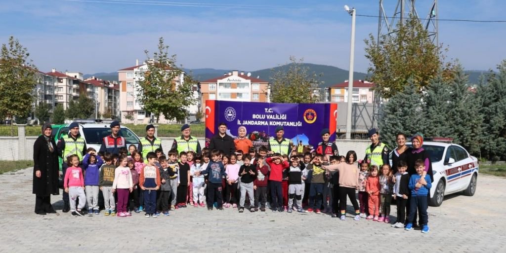 JANDARMA'DAN ÇOCUKLARA EĞİTİM