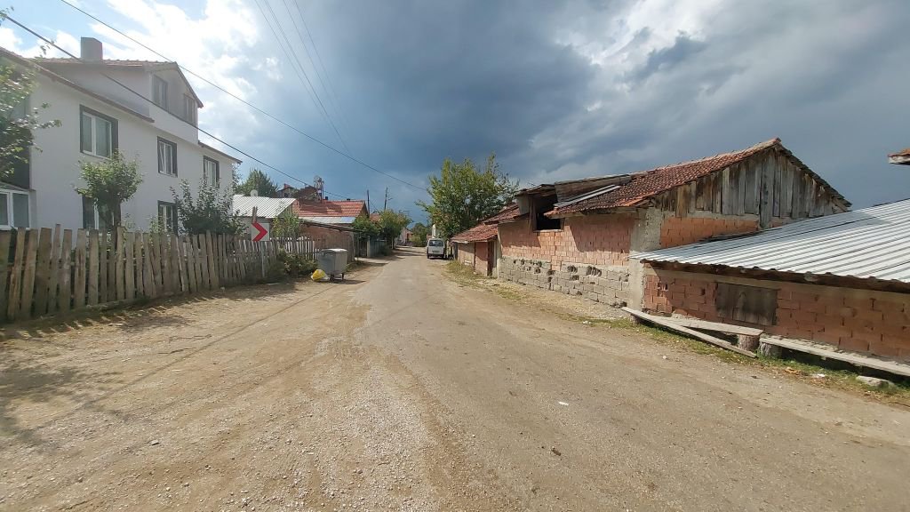 KABUS KINDIRA KÖYÜNE Mİ SIÇRADI