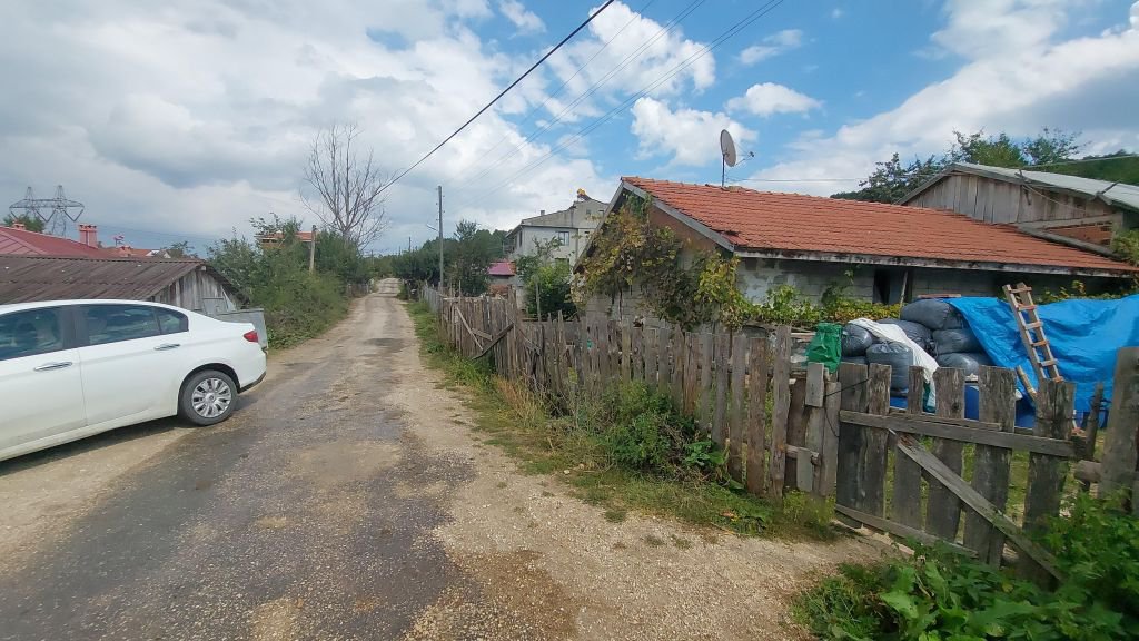 KABUS KINDIRA KÖYÜNE Mİ SIÇRADI