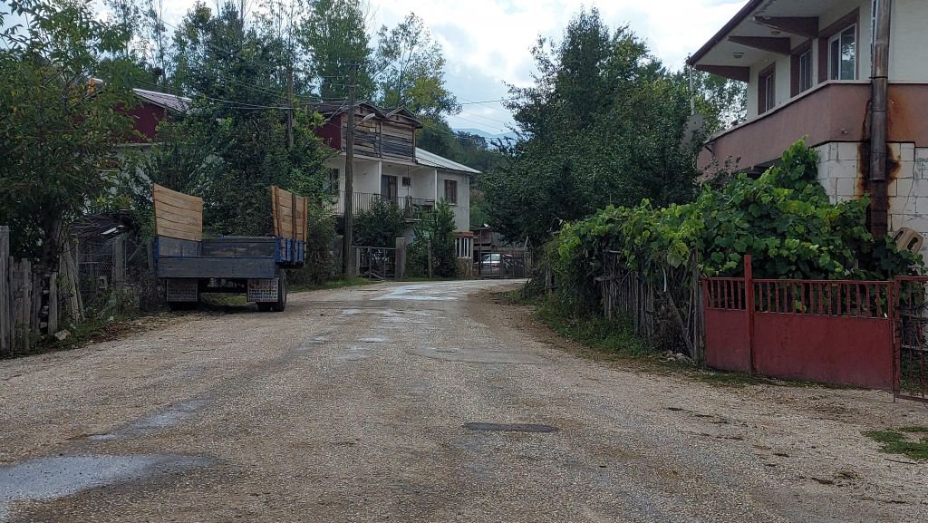 KABUS KINDIRA KÖYÜNE Mİ SIÇRADI