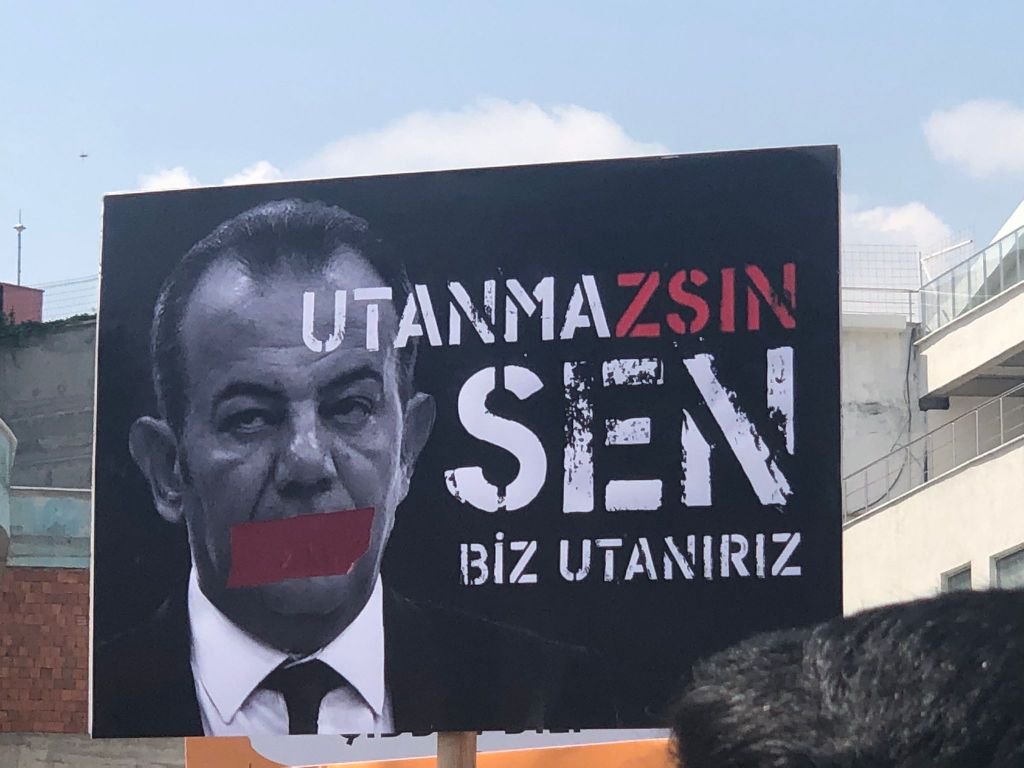 KADINLARDAN TANJU ÖZCAN'A TEPKİ