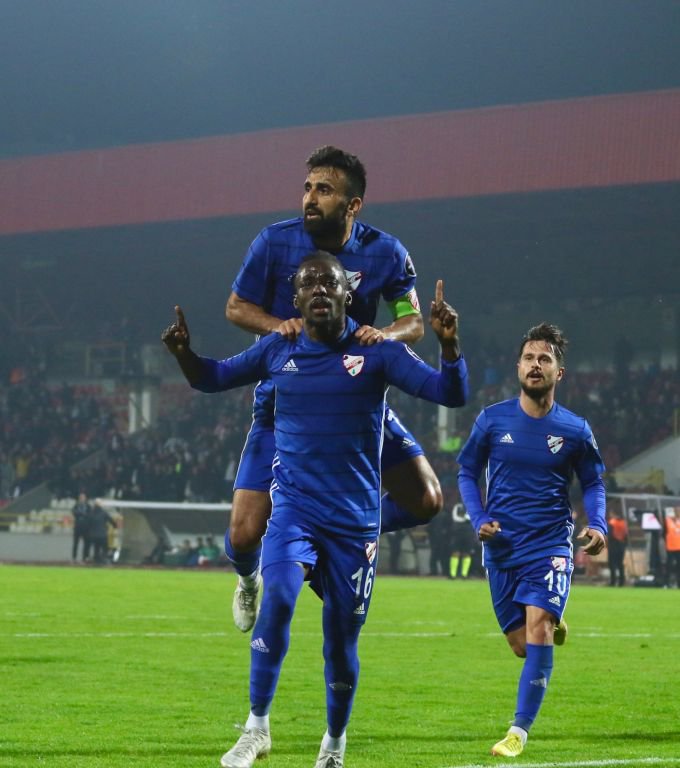 MUHTEŞEMSİNİZ HEP BÖYLE TAKIM