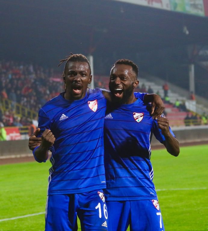 MUHTEŞEMSİNİZ HEP BÖYLE TAKIM