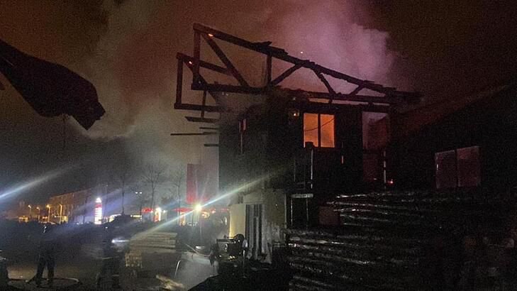 KERESTE FABRİKASI KÜLE DÖNÜYORDU