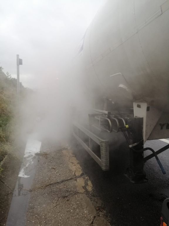 LNG YÜKLÜ TIR AZ KALSIN PATLIYORDU