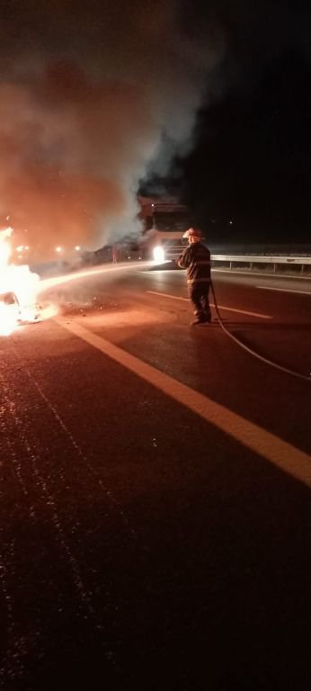 LÜKS CİP ALEV TOPUNA DÖNDÜ