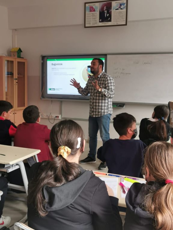 ÖĞRENCİLERE ÇAĞIMIZIN HASTALIĞINI ANLATTI