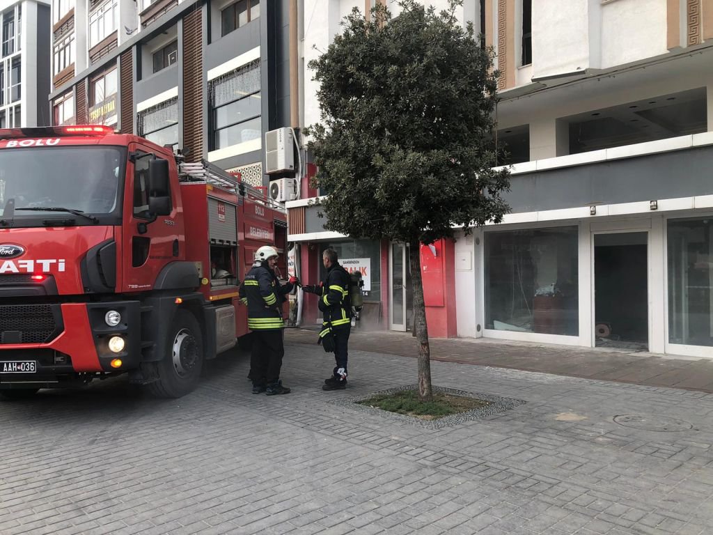 OTELDE YANGIN PANİĞİ