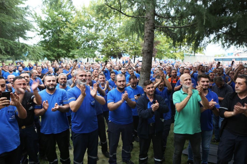 ÖZCAN’DAN GREV YAPAN İŞÇİLERE DESTEK