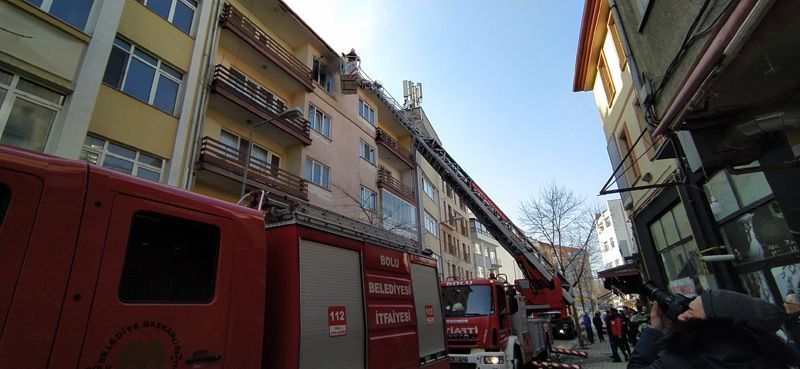 PATLAYAN KOMBİ EVİ YAKTI