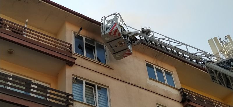 PATLAYAN KOMBİ EVİ YAKTI