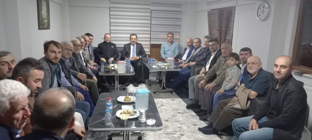 TERAVİH NAMAZI KILIP MAHALLE SAKİNLERİYLE BULUŞTULAR