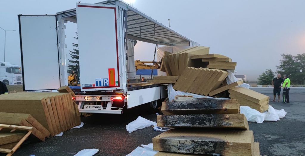 UYUDUKLARI SIRADA TIRLARI YANDI