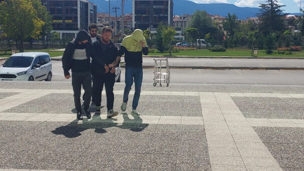 UYUŞTURUCU TACİRLERİNE DARBE