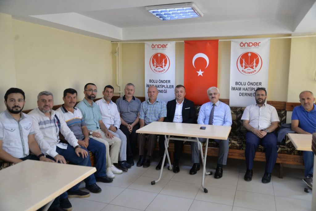 VALİ KILIÇ'TAN İMAM HATİPLİLER DERNEĞİNE ZİYARET