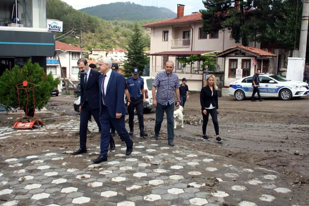 VALİ KILIÇ'TAN MUDURNU'YA ZİYARET