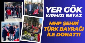 6 BİN TÜRK BAYRAĞI DAĞITTILAR....