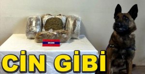 BIÇAK UYUŞTURUCU TACİRLERİNİ ENSELEDİ...