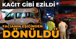 BOLU'DA TRAFİK IŞIKLARINDA DURAMAYAN TIR, MİNİBÜSE ÇARPTI