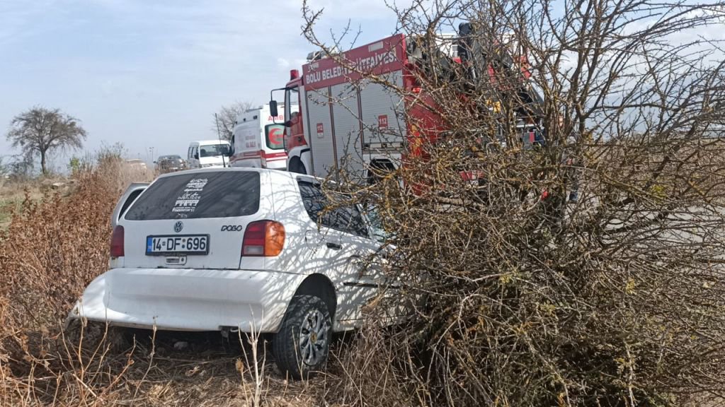 2 AĞACI DEVİRDİ: OTOMOBİL KULLANILAMAZ HALE GELDİ... 2 YARALI...