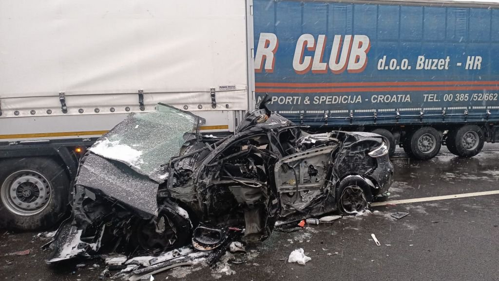 58 ARACIN KARIŞTIĞI ZİNCİRLEME TRAFİK KAZASI