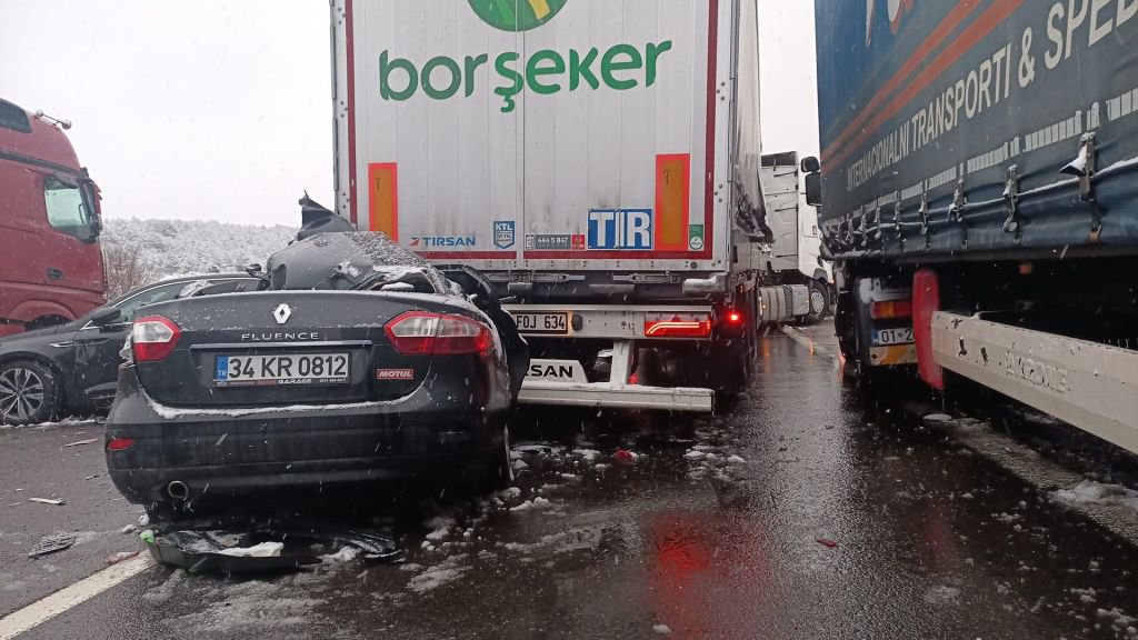 58 ARACIN KARIŞTIĞI ZİNCİRLEME TRAFİK KAZASI