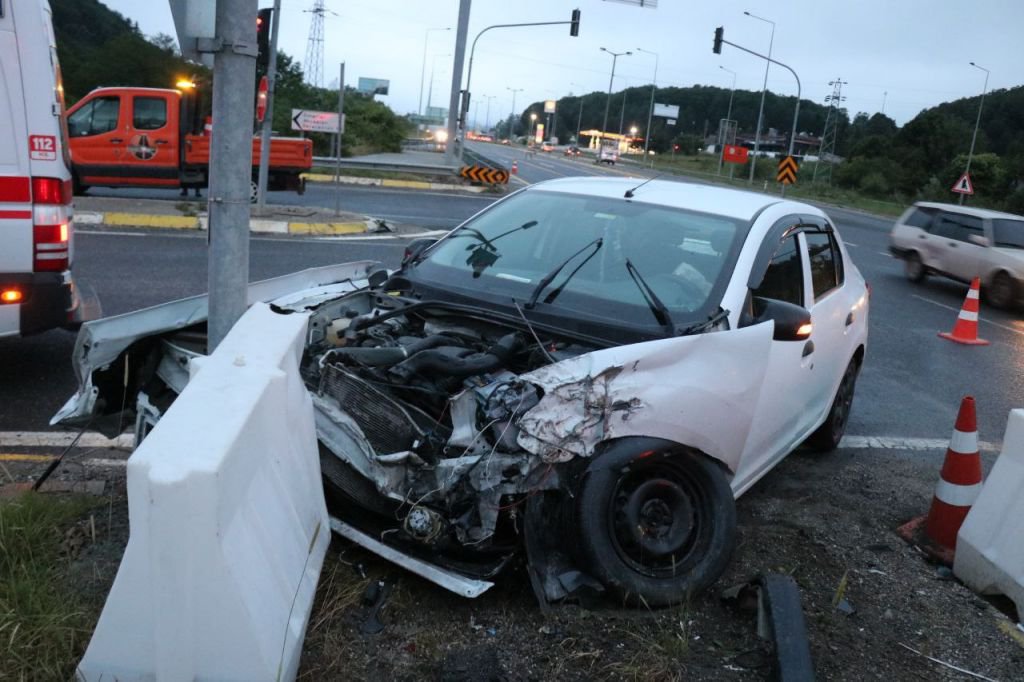 ABANT KAVŞAĞI'NDA 3 AYDA 3'NCÜ KAZA... 6 YARALI VAR