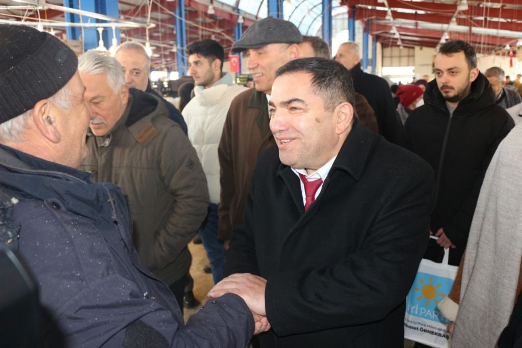 AHMET ÖRNEKBAŞ DURMAK BİLMİYOR