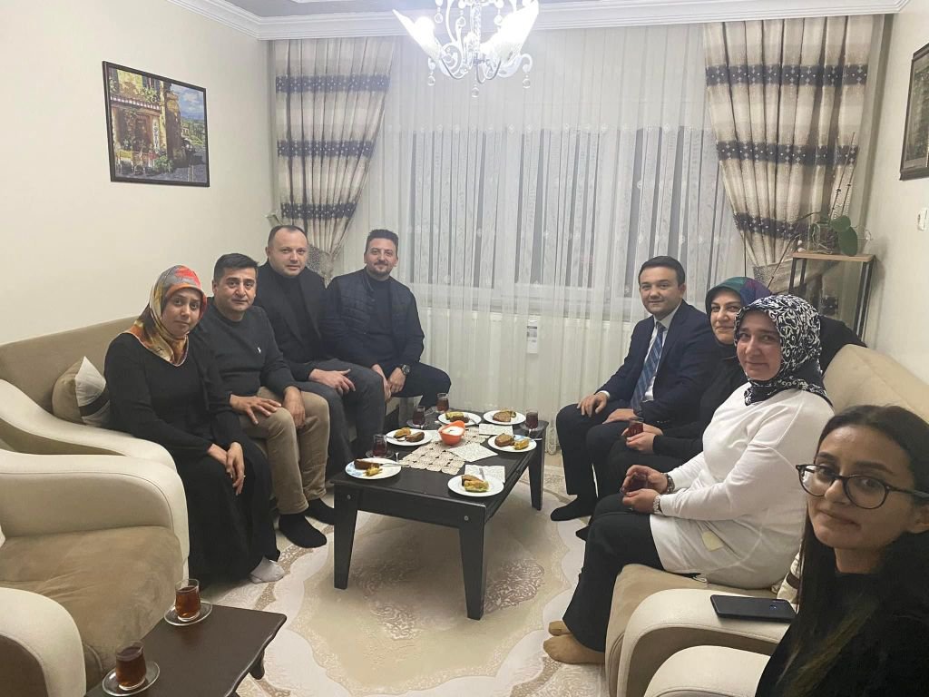 BAŞKAN DURAK KAPI KAPI GEZİYOR....