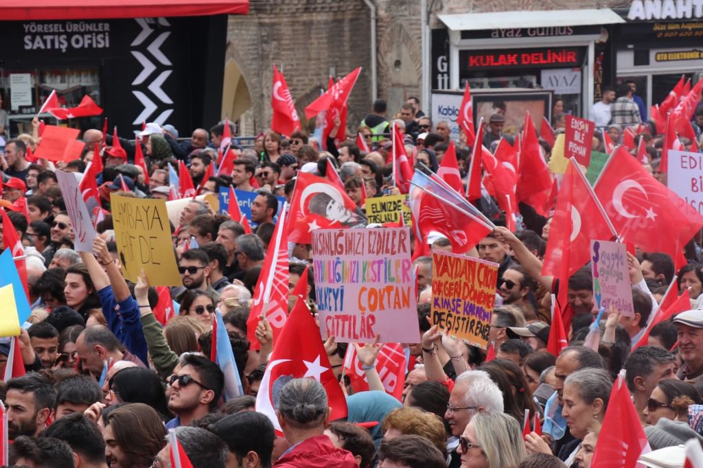 BAY KEMAL BOLU'DA VATANDAŞLARA SESLENDİ