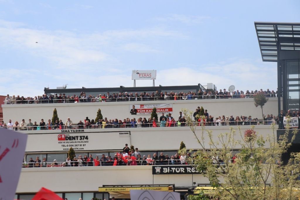 BAY KEMAL BOLU'DA VATANDAŞLARA SESLENDİ