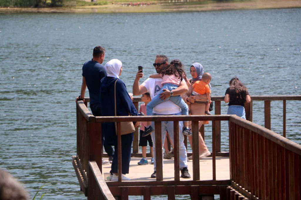 BAYRAM TATİLİNDE GÖLCÜK TABİAT PARKI'NA TATİLCİ AKINI