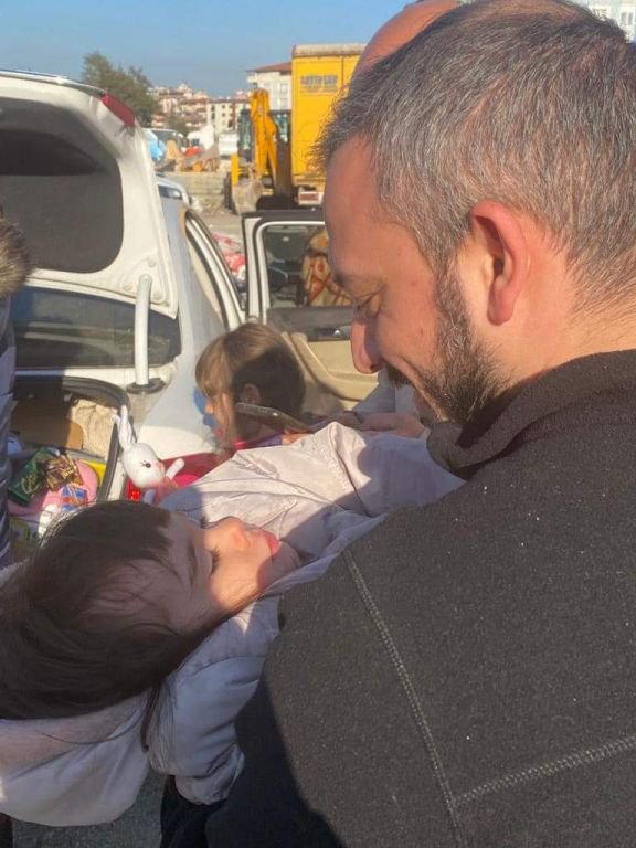 BOLU AK PARTİ TAM KADRO DEPREM BÖLGESİNDE