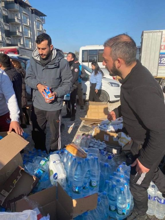 BOLU AK PARTİ TAM KADRO DEPREM BÖLGESİNDE