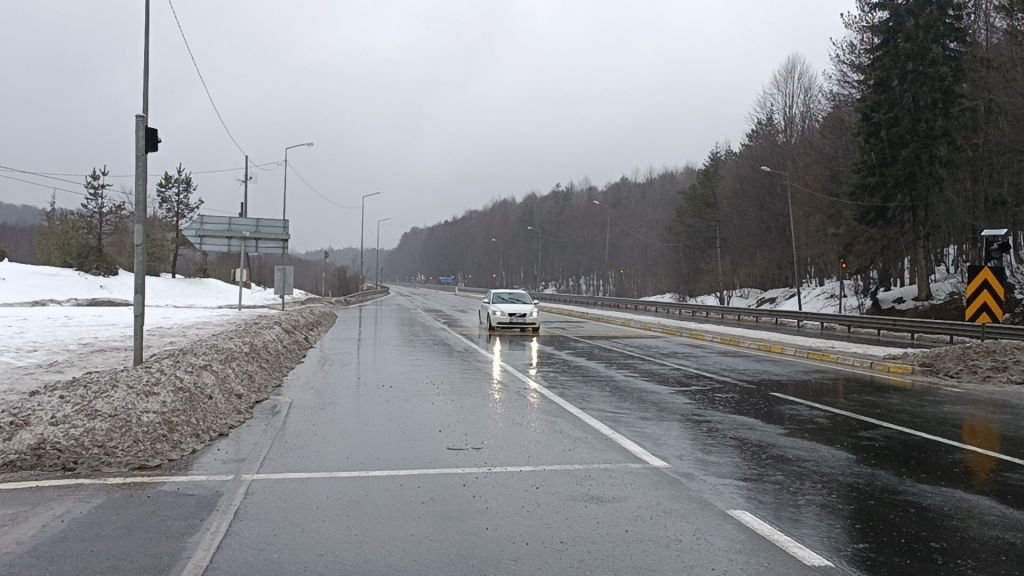 BOLU DAĞI'NDA DÜN GÜNEŞ BUGÜN KAR...