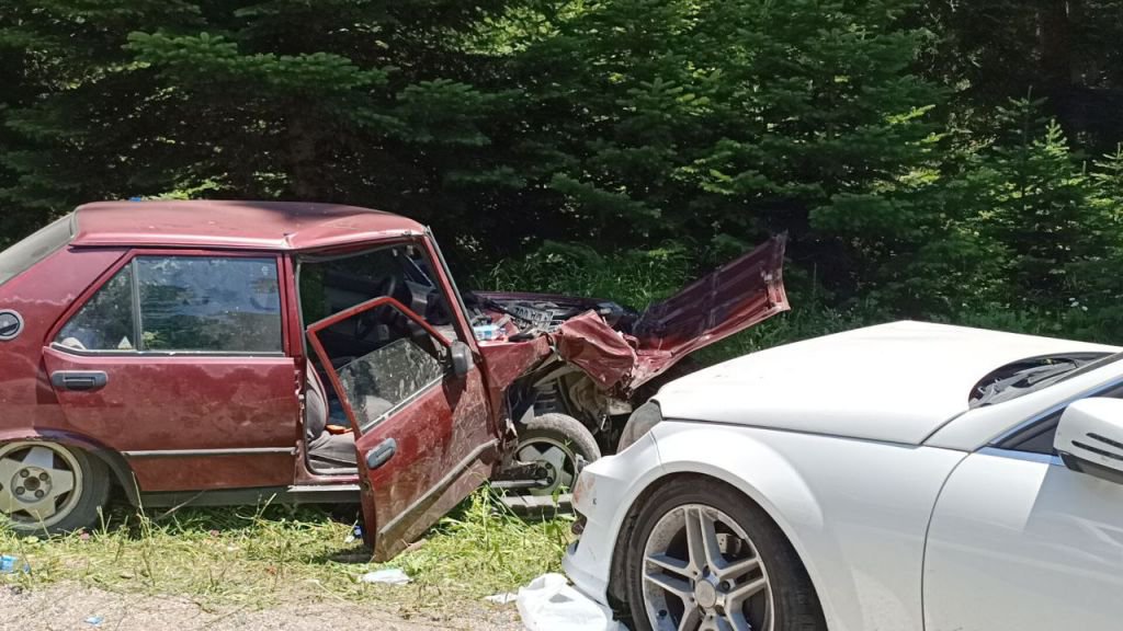 BOLU-SEBEN YOLUNDA KAZA: 2 YARALI