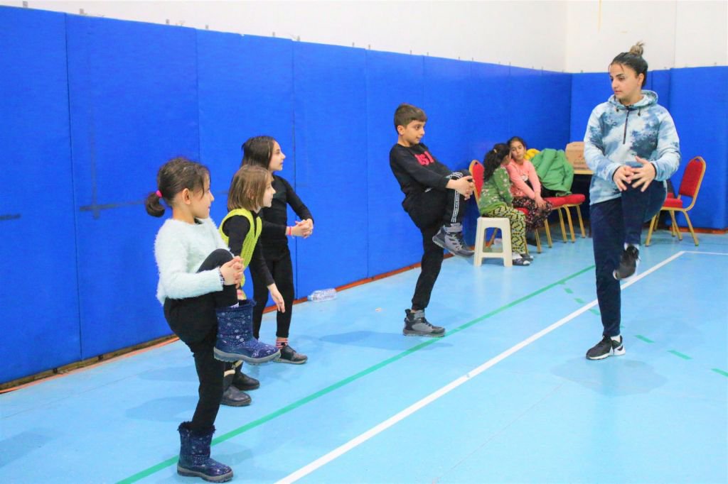 BOLU'DA AFETZEDE ÇOCUKLAR HAYATA SPORLA TUTUNUYOR