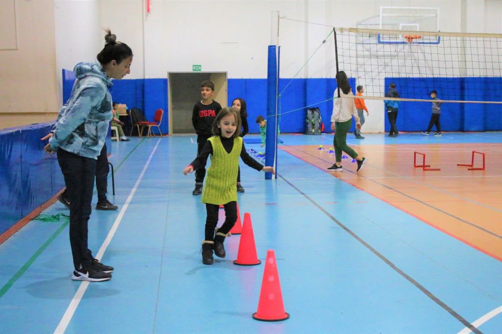 BOLU'DA AFETZEDE ÇOCUKLAR HAYATA SPORLA TUTUNUYOR