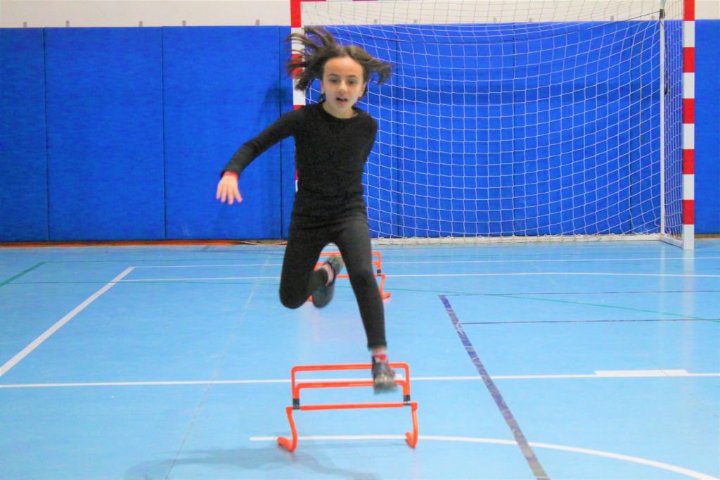 BOLU'DA AFETZEDE ÇOCUKLAR HAYATA SPORLA TUTUNUYOR