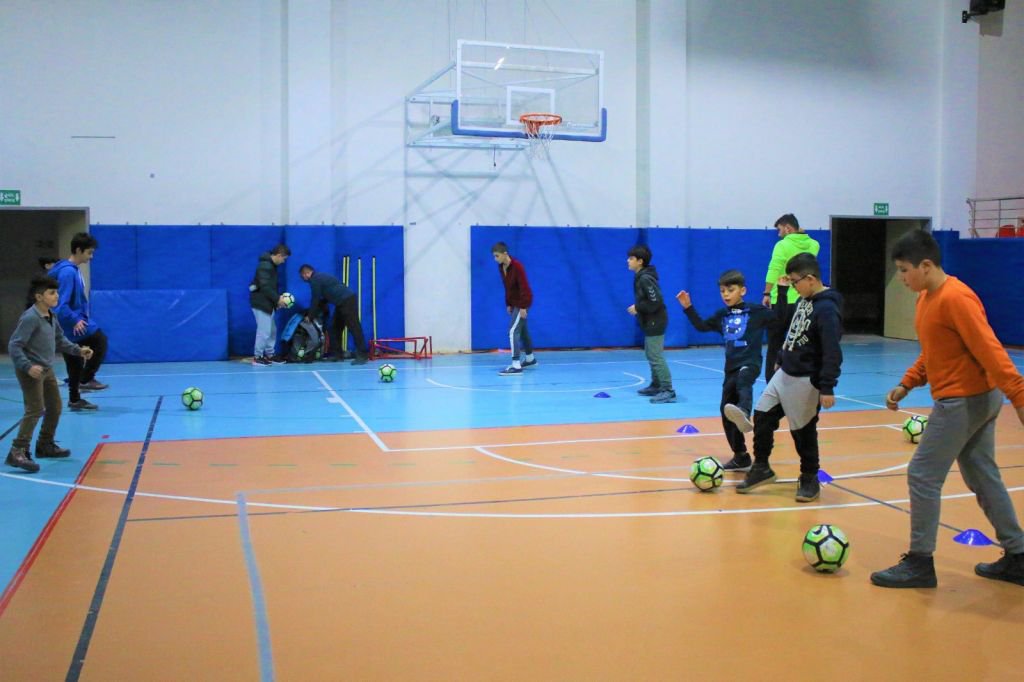 BOLU'DA AFETZEDE ÇOCUKLAR HAYATA SPORLA TUTUNUYOR