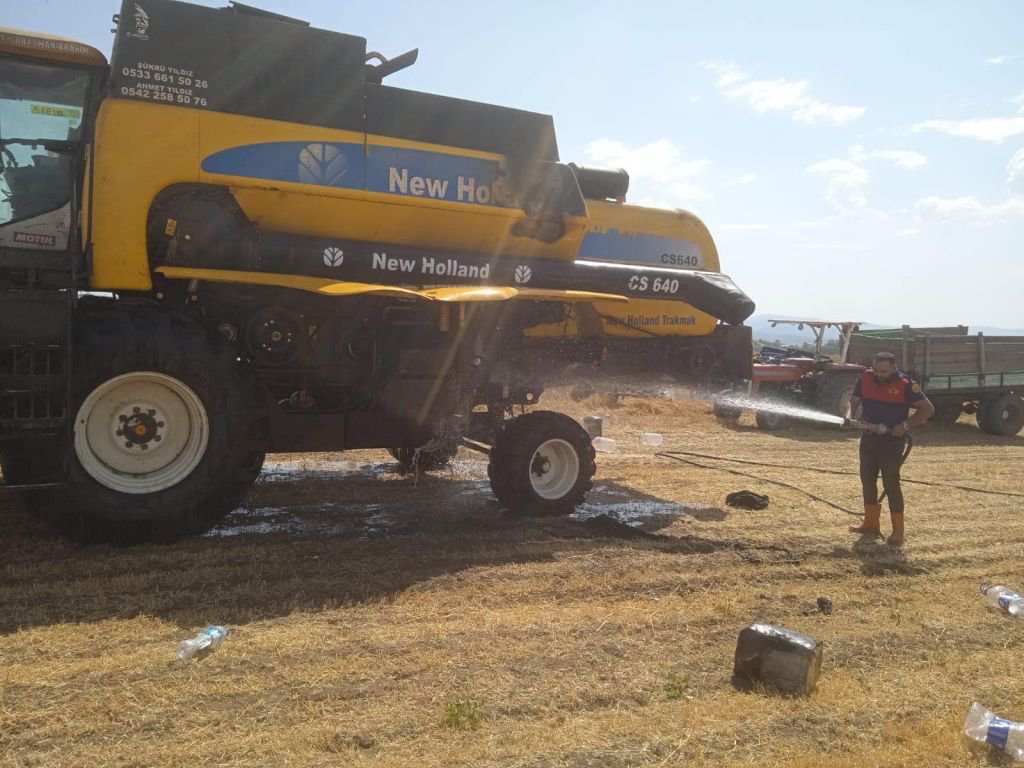 BOLU'DA BİÇERDÖVER AZ KALSIN KÜL OLUYORDU...