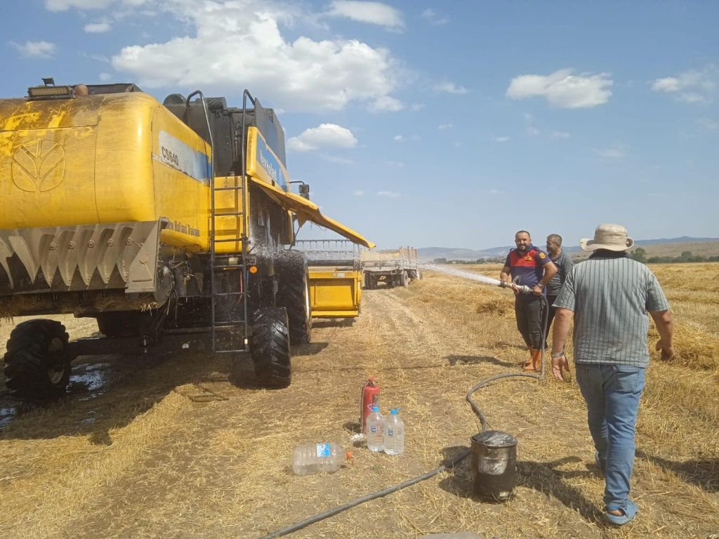 BOLU'DA BİÇERDÖVER AZ KALSIN KÜL OLUYORDU...