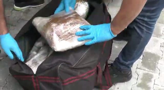 BOLU'DA BİR MİNİBÜS DOLUSU UYUŞTURUCU...