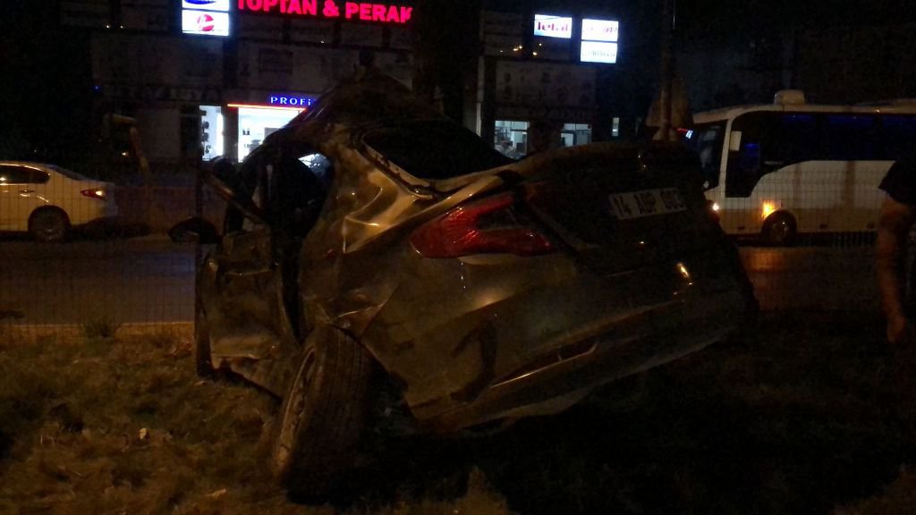 BOLU'DA KORKUNÇ KAZA, ARAÇ HURDAYA DÖNDÜ.. MUCİZE KURTULUŞ...