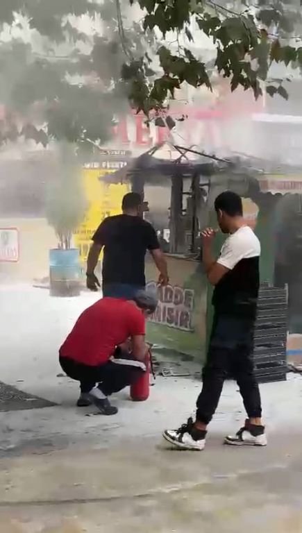 BOLU'DA MISIRCI DÜKKANI ALEV TOPUNA DÖNDÜ...