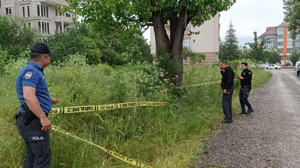 BOLU'DA POLİS MEMURU KENDİNİ VURDU