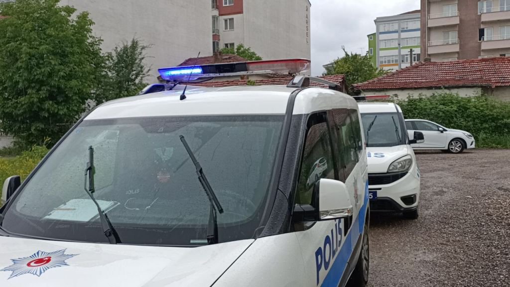 BOLU'DA POLİS MEMURU KENDİNİ VURDU