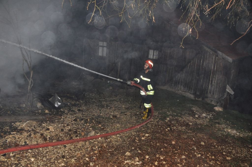 BOLU’DA SAHUR VAKTİ ALEVLER BÜYÜDÜ