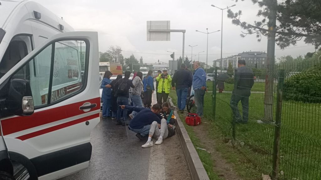 BOLU'DA SANAYİ IŞIKLARINDA KAZA: 1 YARALI