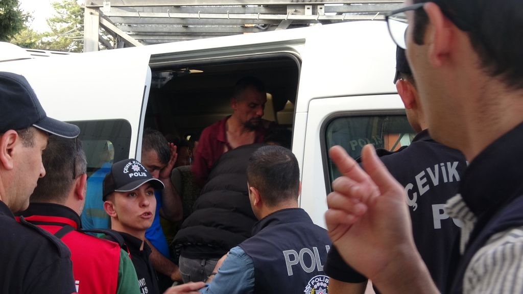 BOLUSPOR MAÇINDA DEPLASMAN TRİBÜNÜ KARIŞTI...